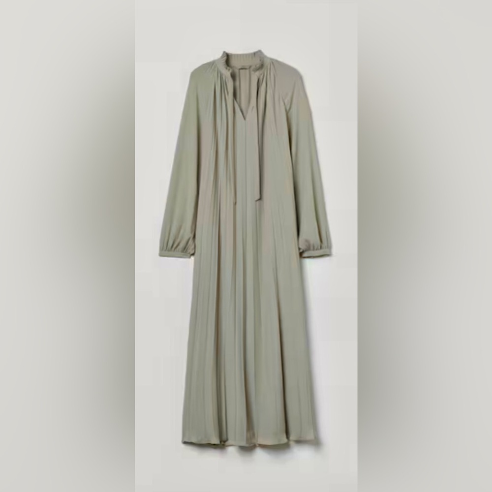 H&M Pleated ankle length maxi dress with tie at neck.